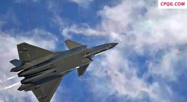 专家：歼-20A综合性能碾压F-22 中国航空技术崛起