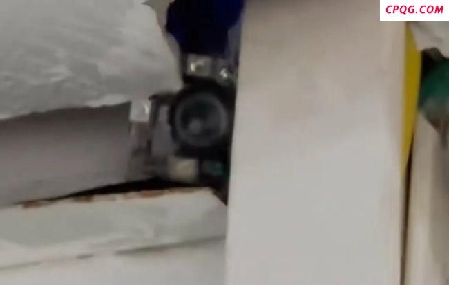 出租屋发现隐蔽摄像头当事女子发声