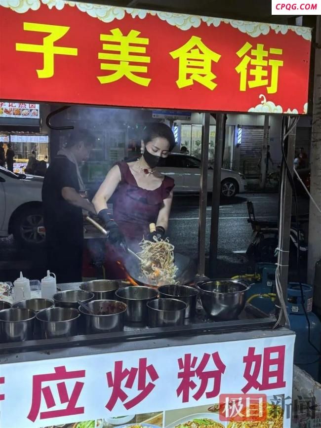 东莞炒粉姐来武汉摆摊成全街最火