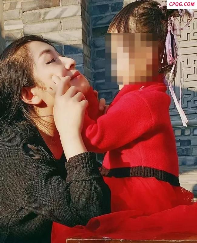 女生出轨外国人被开除？不是最终决定 处分引发热议