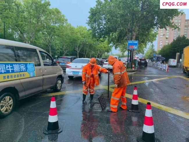 杭州城管部门全力应对强降雨 确保城市安全运行