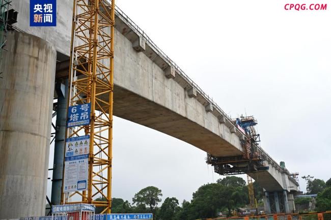 瑞梅铁路全线跨度最大连续梁顺利合龙
