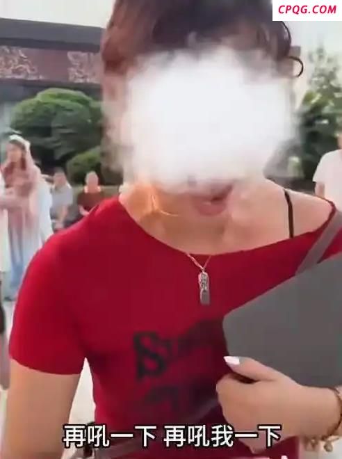 洪崖洞商贩与游客发生冲突