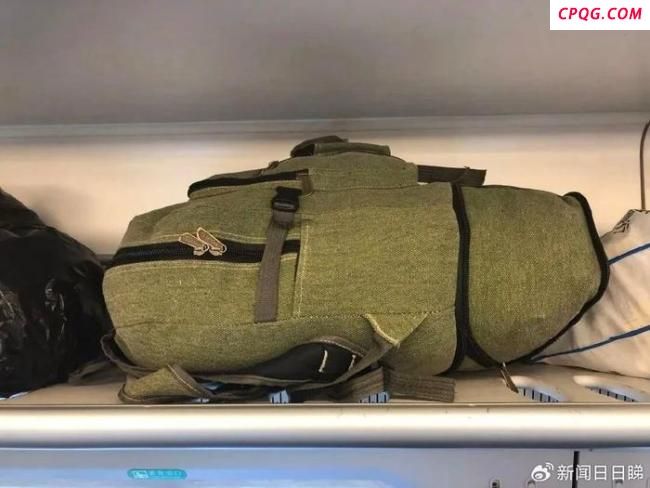 乘客吐槽座椅后方塞满行李 影响舒适度引关注