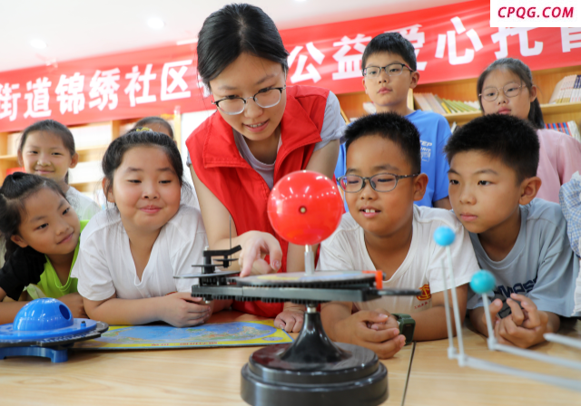 “公益爱心托管班”里乐享暑假