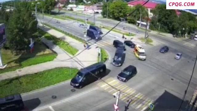 普京车队中多了一辆救护车 安全考量引发关注