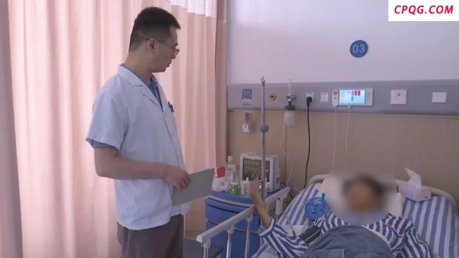 少年骑电动车飙车 失血过多险丧命 超速骑行酿悲剧
