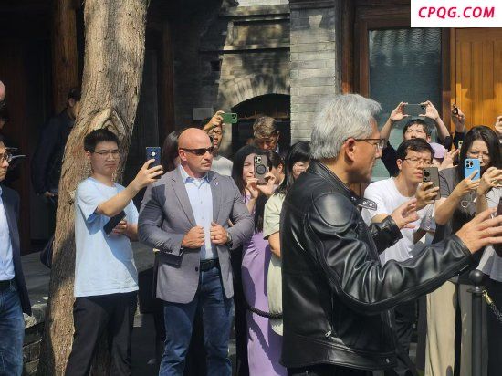 黄仁勋：我已经财务自由25年了