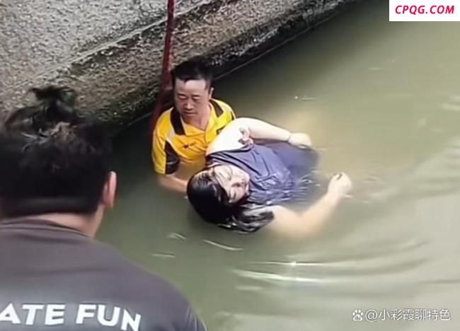 外卖小哥送餐途中跳河救人 平凡英雄的非凡之举