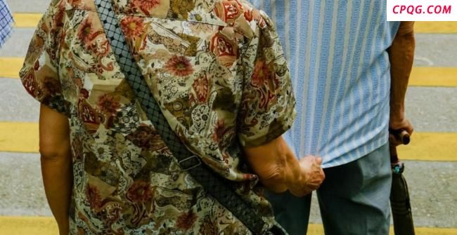 日本八旬老人杀妻后企图切腹轻生
