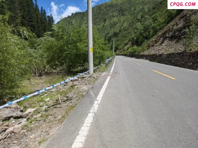阿坝旅游车坠河案找到5名遇难者