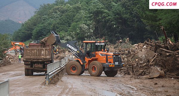韩国连日暴雨已致14人死亡12人失踪
