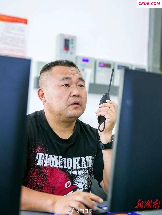 小伙勇斗歹徒获评全国见义勇为英雄 英勇事迹获表彰