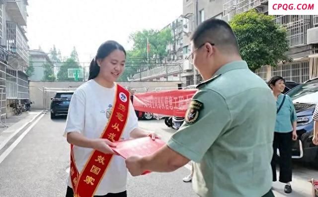 高考624分女孩放弃985上军校
