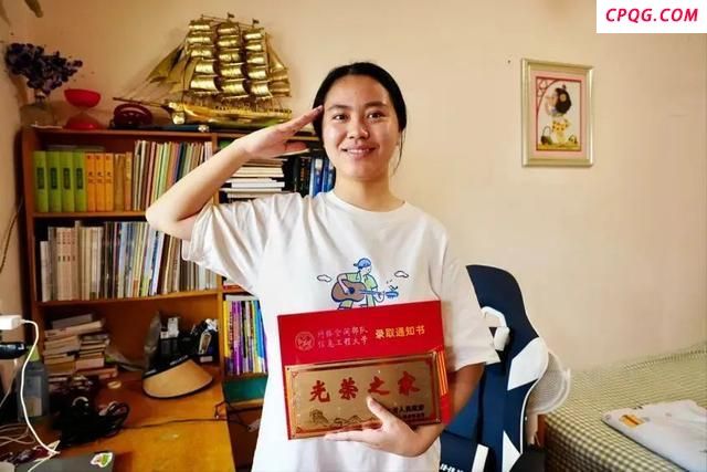 高考624分女孩放弃985上军校 圆梦军旅生涯