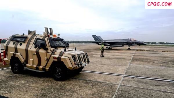 滞留印度超一个月的英军F-35飞走了 前往澳大利亚参加演习