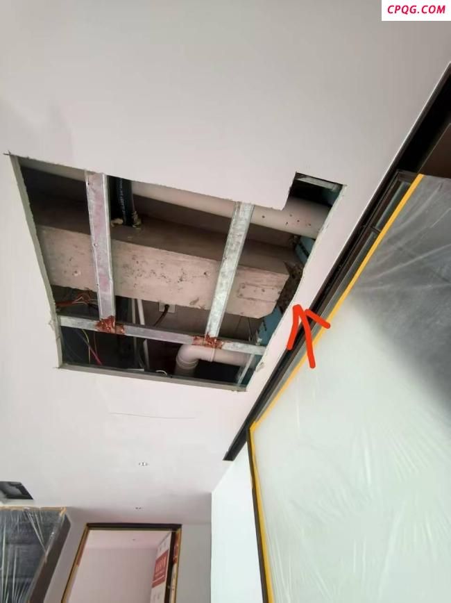 住建局回应精装房房梁钢筋被切