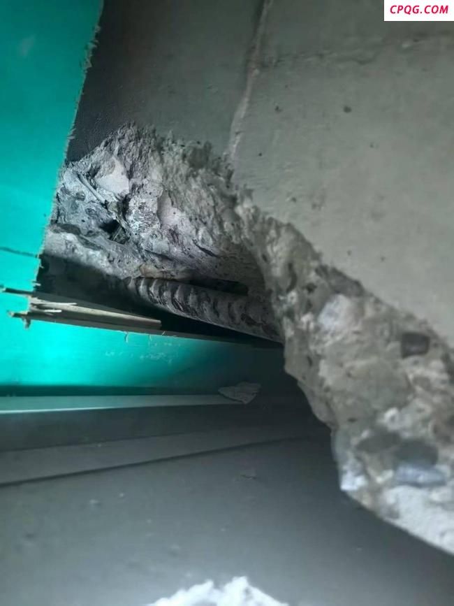 住建局回应精装房房梁钢筋被切 施工单位违规装修所致
