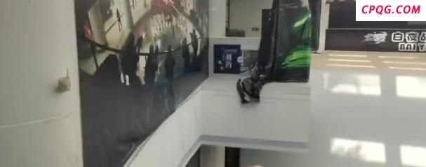 18岁男生玩真人CS坠亡