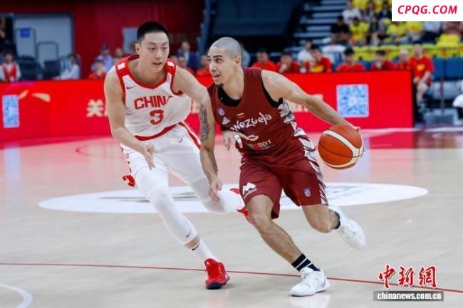 中国男篮热身赛77-49大胜委内瑞拉