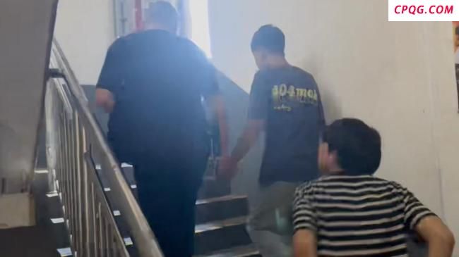 男子欲轻生 民警用一顿饭将其劝回 温暖话语挽救生命
