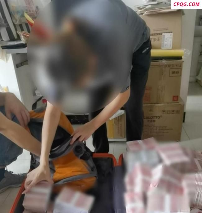 女子坚持取现390万 银行民警齐劝阻 警银联动防诈骗
