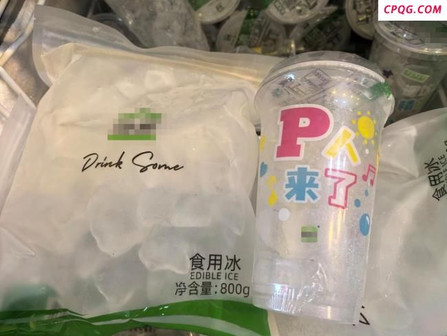 高温催热“冰经济” 食用冰成新宠