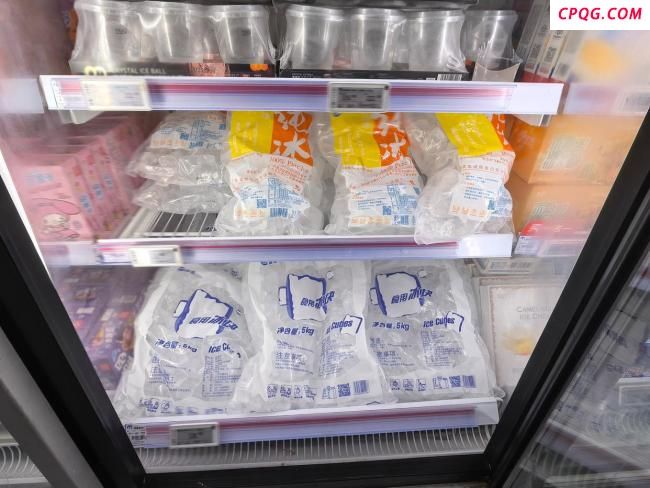 高温催热“冰经济” 食用冰成新宠 市场持续升温
