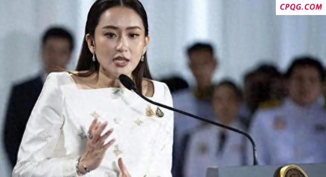 柬边境难民营现状：民众伸手领鸡蛋