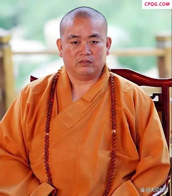 释永信风波背后 袈裟与西装的撕裂 少林商业化争议再起