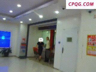 女子取390万现金柜员报警
