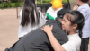 汪峰带4个娃亮相机场，康作如的女儿羞涩躲镜头，葛荟婕的女儿一副超模范