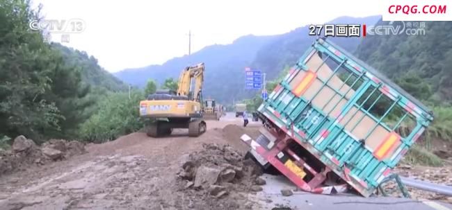 直击北京琉璃庙镇灾后救援现场 山洪过后紧急救援