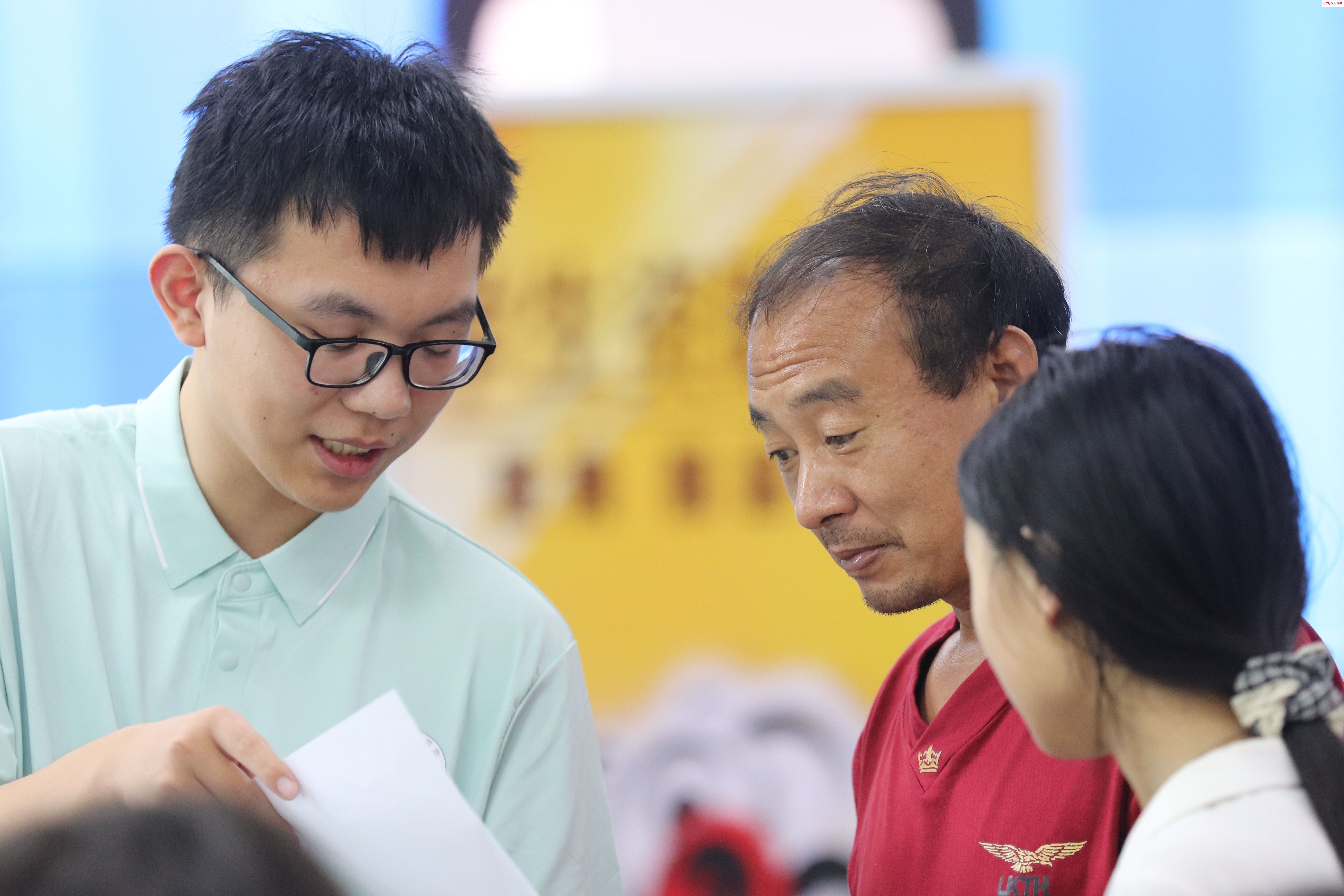 山东高密：助学贷款 圆梦大学