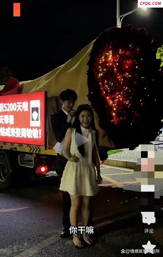 深圳路上出现两辆“巨型花束车” 硬核浪漫求婚引发热议