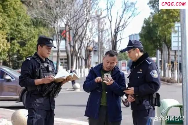 媒体：亮证逼迫让路背后是特权思维 权力滥用阴影再现