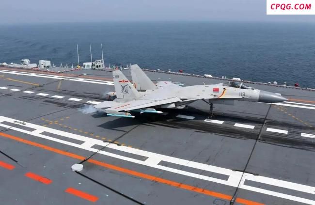 我军披露福建舰模拟弹射试验画面