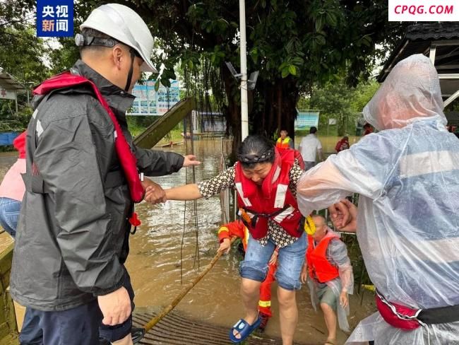 强降雨致广东41条航线停航 多地实施禁限航管控