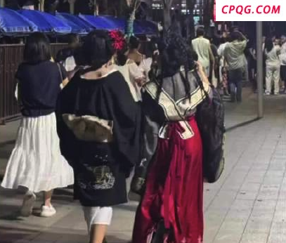 女子疑穿日式和服游览橘子洲引热议 景区回应