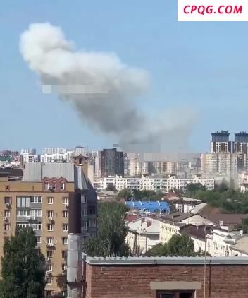 俄罗斯托夫市中心发生强烈爆炸