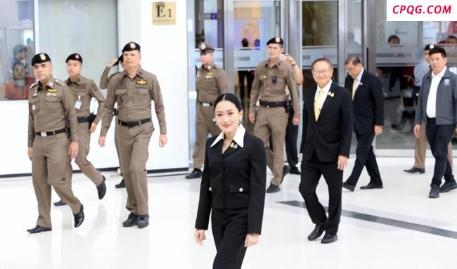专家：佩通坦要想翻盘只有两条路可走 向东方大国靠拢