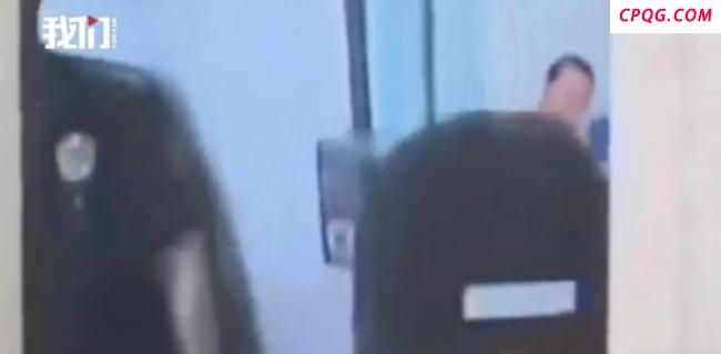 尹锡悦拘留所内拒捕画面曝光