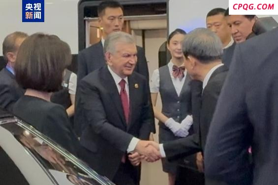 哈萨克斯坦总统乘高铁抵达北京 彰显中国影响力
