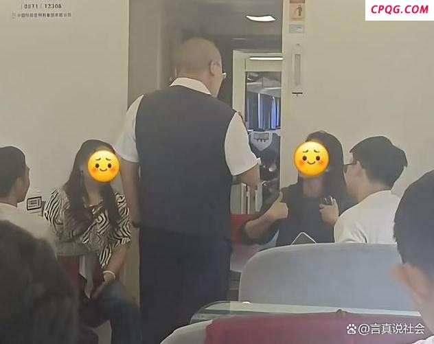 乘客在火车餐车吃自带泡面被赶