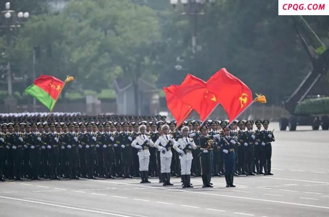 “中国排面”怎么拍都是帅 仪仗方队英姿飒爽