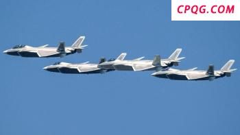 阅兵现场丨地面突击方队：“陆战之王”尽显攻坚突破强大战力