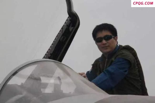 特级飞行员谈歼20亮相阅兵现场