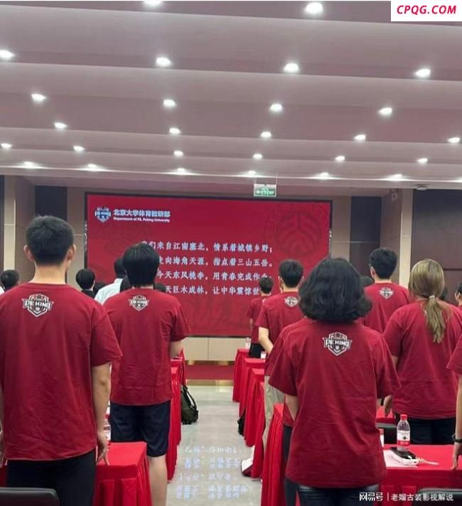 王晨策接送王楚钦上下学
