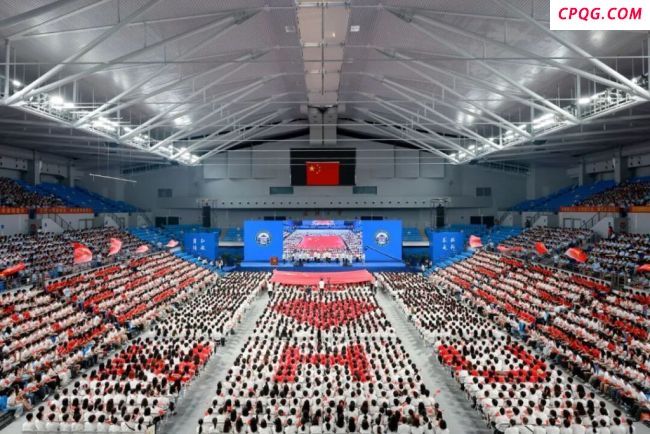 武汉大学举行2025级新生开学典礼 逐梦新征程