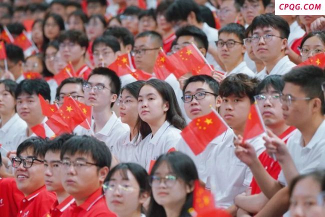 武汉大学举行2025级新生开学典礼 逐梦新征程